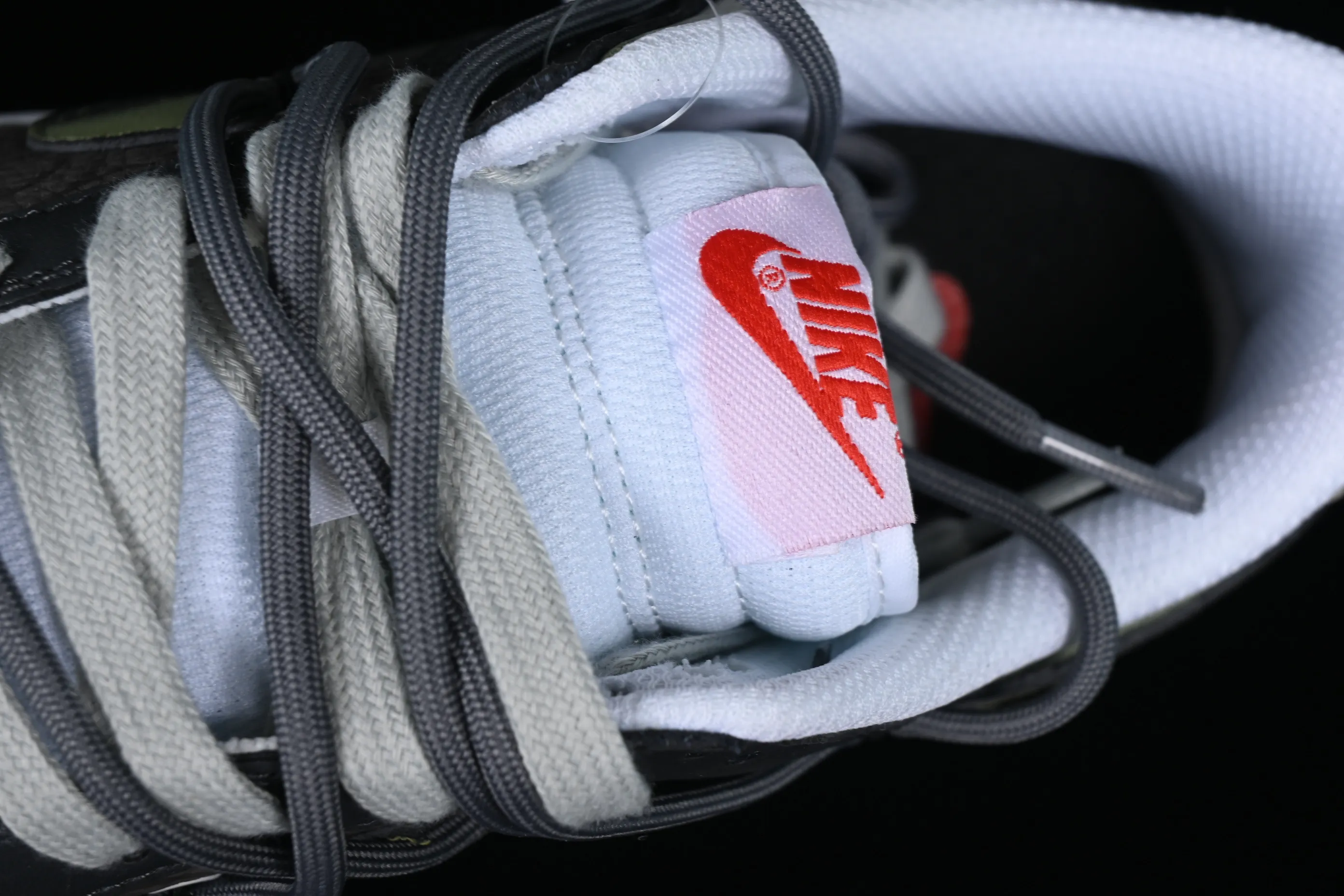 All Categories Nk SB Dunk Series Nk SB Dunk Low Low-top sneakers Nk Dunk Low Panda Prank-Moon Deconstruction Workwear style SB strap low-top casual sneakers FB3354-001